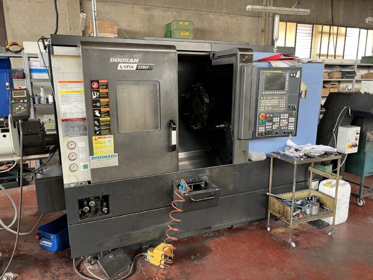 Tornio CNC con utensili motorizzati e asse Y
